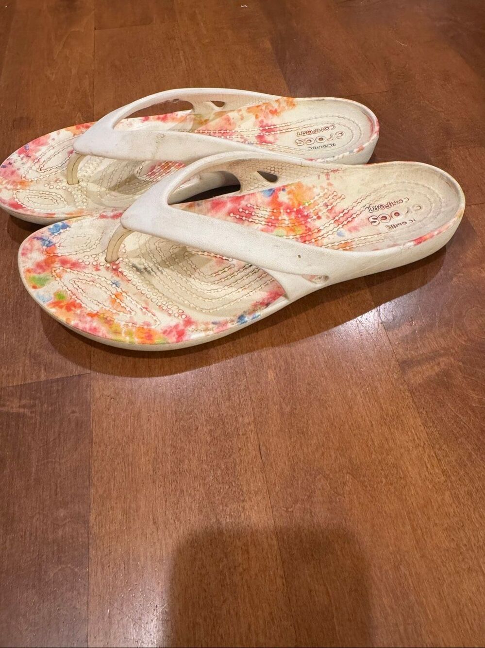 Crocs Iconic Comfort Tie Dye Flip Flop Sandals Women’s Size 8 Multicolor